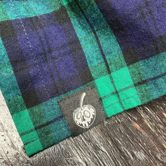 Cakeworthy Green Plaid Button Down Hocus Pocus Size S. - Picture 4 of 7